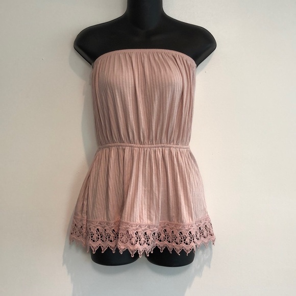 Maurices Tops - MAURICE’S Starpless Top with lace bottom blush pink size small